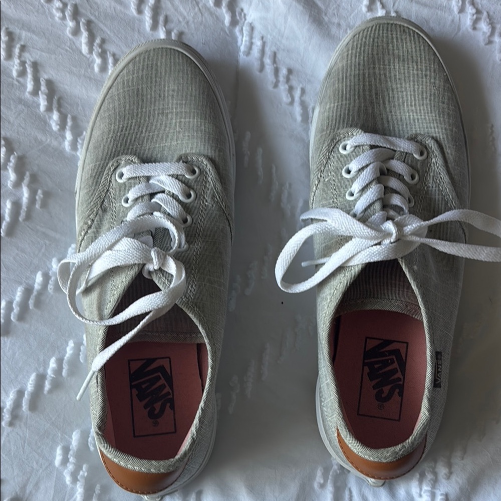 Vans Women’s Sneakers - Light Gray and White